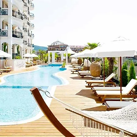 Aparthotel Harmony Saint 4*